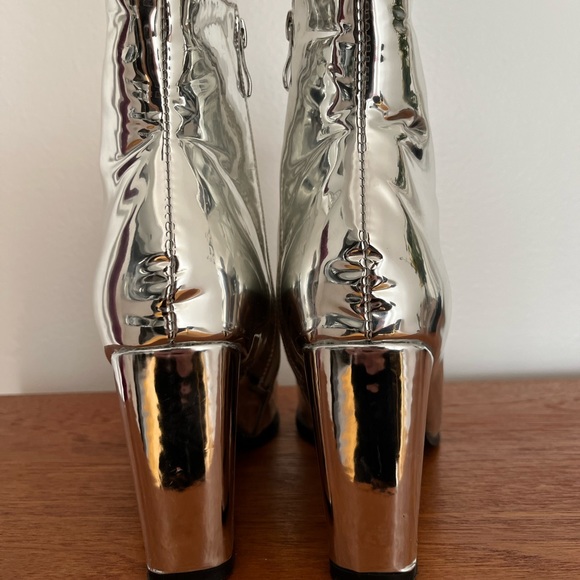 PUBLIC DESIRE Silver Mirror Boots Size 39/8.5, Excellent Condition - Picture 3 of 9